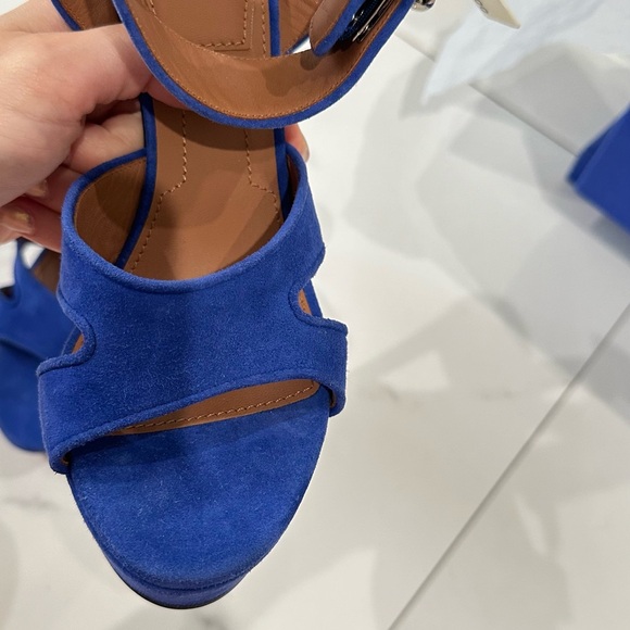 GIVENCHY
Electric Blue Suede Platform Ankle Wrap Shark Lock Sandals Size 8 - Picture 4 of 16